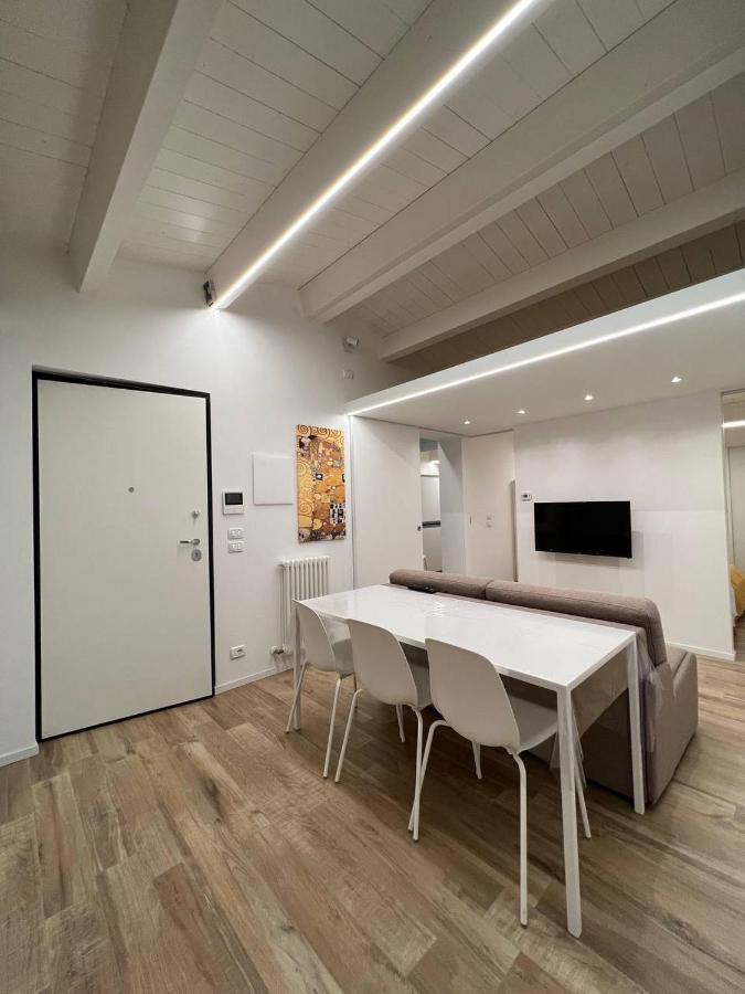 Casa Klimt Vicinissima Al Mare Parcheggio Privato Gratuito Se Disponibile Apartamento Pescara Exterior foto